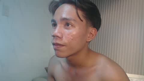 Snapshot of straight_moreno69 chatting on 05/10/26, 10:42 James online show from 05/10/26, 10:42