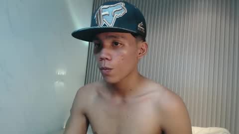 Snapshot of straight_moreno69 chatting on 05/12/26, 09:50 James online show from 05/12/26, 09:50