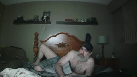 Snapshot of straightbear4you chatting on 02/22/25, 10:40 Straightbear4you online show from 02/22/25, 10:40