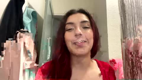 Snapshot of straightoutthetrailer chatting on 12/30/24, 05:26 lucille beatrice luficer call me lucy online show from 12/30/24, 05:26