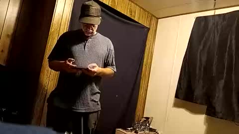 Snapshot of straighttoy chatting on 11/25/25, 08:14 straighttoy online show from 11/25/25, 08:14