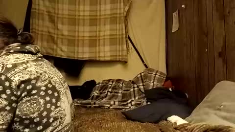 Snapshot of straighttoy chatting on 12/16/25, 05:01 straighttoy online show from 12/16/25, 05:01