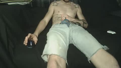 Snapshot of straitpipermann22 chatting on 10/07/25, 01:41 straitpipermann22 online show from 10/07/25, 01:41