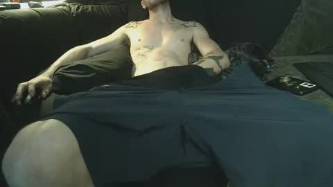 Snapshot of straitpipermann22 chatting on 10/26/25, 03:40 straitpipermann22 online show from 10/26/25, 03:40