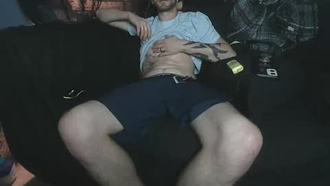 Snapshot of straitpipermann22 chatting on 10/27/25, 05:11 straitpipermann22 online show from 10/27/25, 05:11