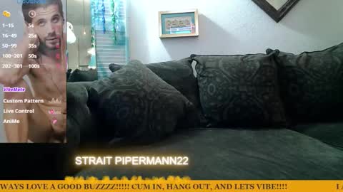 Snapshot of straitpipermann22 chatting on 12/15/25, 01:10 straitpipermann22 online show from 12/15/25, 01:10