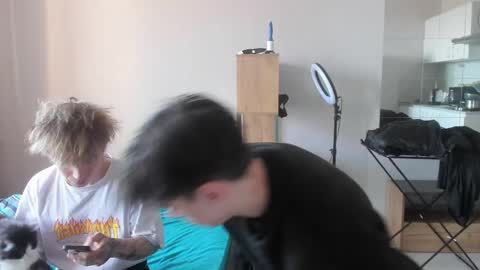 Snapshot of stralght_twinks chatting on 03/21/26, 11:26 Ray online show from 03/21/26, 11:26