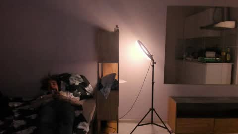 Snapshot of stralght_twinks chatting on 04/18/26, 07:07 Ray online show from 04/18/26, 07:07