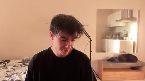 Snapshot of stralght_twinks chatting on 04/20/26, 04:10 Ray online show from 04/20/26, 04:10