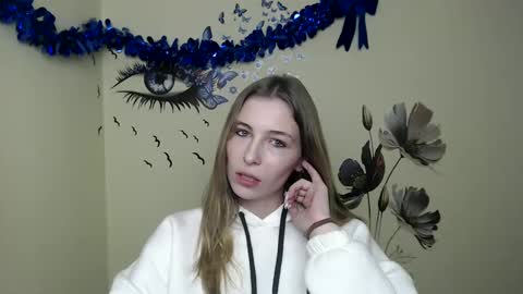 Snapshot of stranger_giirl chatting on 01/11/25, 01:53 Amalia online show from 01/11/25, 01:53