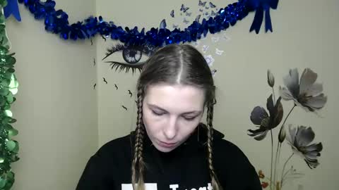 Snapshot of stranger_giirl chatting on 01/16/25, 01:04 Amalia online show from 01/16/25, 01:04