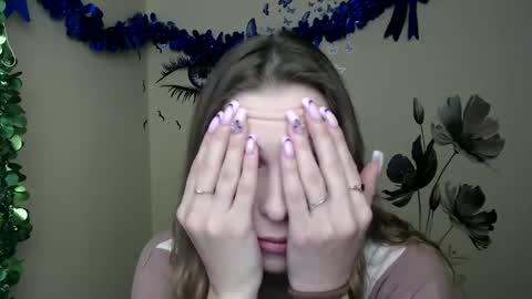 Snapshot of stranger_giirl chatting on 01/19/25, 01:01 Amalia online show from 01/19/25, 01:01