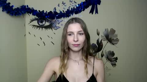 Snapshot of stranger_giirl chatting on 01/24/25, 10:30 Amalia online show from 01/24/25, 10:30