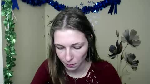 Snapshot of stranger_giirl chatting on 02/14/25, 10:28 Amalia online show from 02/14/25, 10:28