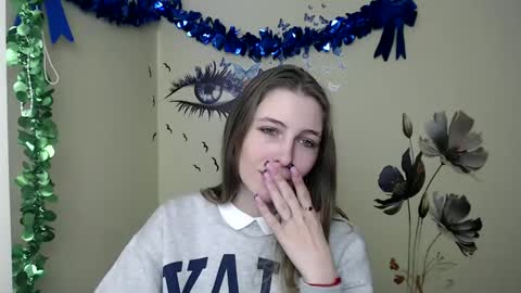 Snapshot of stranger_giirl chatting on 02/15/25, 07:06 Amalia online show from 02/15/25, 07:06