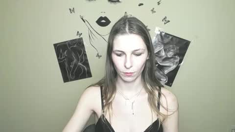 Snapshot of stranger_giirl chatting on 02/22/25, 04:19 Amalia online show from 02/22/25, 04:19