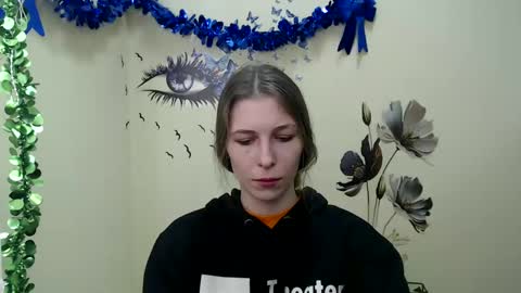 Snapshot of stranger_giirl chatting on 02/26/25, 07:09 Amalia online show from 02/26/25, 07:09