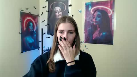 Snapshot of stranger_giirl chatting on 09/26/25, 07:01 Amalia online show from 09/26/25, 07:01