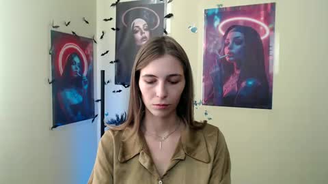 Snapshot of stranger_giirl chatting on 09/27/25, 06:18 Amalia online show from 09/27/25, 06:18