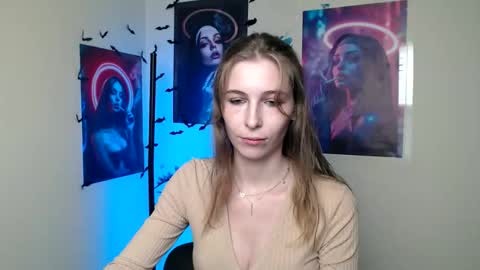 Snapshot of stranger_giirl chatting on 10/10/25, 05:45 Amalia online show from 10/10/25, 05:45