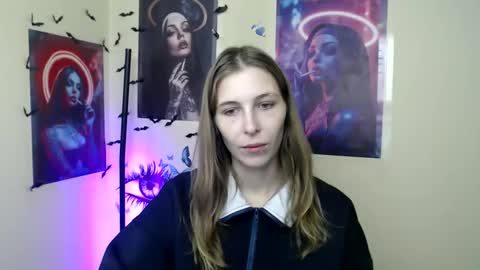 Snapshot of stranger_giirl chatting on 10/15/25, 12:27 Amalia online show from 10/15/25, 12:27