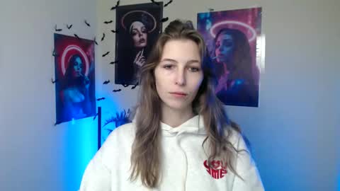 Snapshot of stranger_giirl chatting on 11/12/25, 01:22 Amalia online show from 11/12/25, 01:22