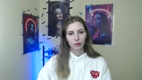 Snapshot of stranger_giirl chatting on 11/14/25, 07:51 Amalia online show from 11/14/25, 07:51