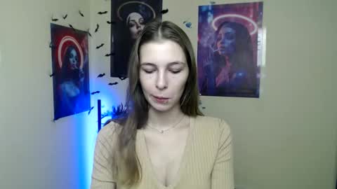 Snapshot of stranger_giirl chatting on 11/30/25, 07:01 Amalia online show from 11/30/25, 07:01