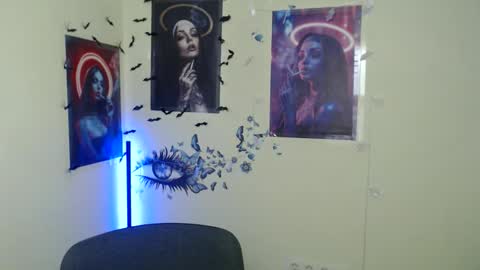 Snapshot of stranger_giirl chatting on 12/18/25, 07:14 Amalia online show from 12/18/25, 07:14