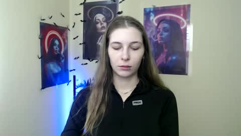 Snapshot of stranger_giirl chatting on 02/25/26, 07:18 Amalia online show from 02/25/26, 07:18