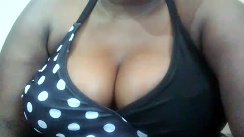 Snapshot of strangerdanger_2 chatting on 11/14/25, 11:42 strangerdanger_2 online show from 11/14/25, 11:42