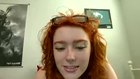 Snapshot of strawb3rrymilkk chatting on 01/13/26, 10:26 strawb3rrymilkk online show from 01/13/26, 10:26