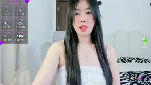 strawberry_loveee online show from 12/14/25, 04:12