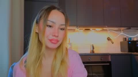 Tati and Lola online show from 05/08/26, 05:13