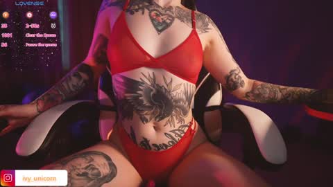 Snapshot of strawberrywithcream18 chatting on 12/26/24, 06:41 Ivy online show from 12/26/24, 06:41