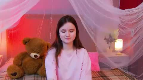 Snapshot of strawbunnybite chatting on 05/22/26, 02:44 Bunny online show from 05/22/26, 02:44