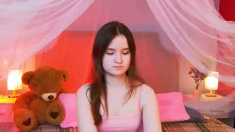 Snapshot of strawbunnybite chatting on 06/14/26, 02:41 Bunny online show from 06/14/26, 02:41