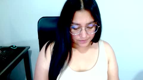 strawlux online show from 03/10/26, 05:45