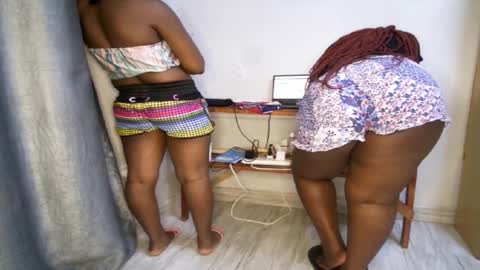 Snapshot of streetlioness chatting on 01/10/26, 02:13 streetlioness online show from 01/10/26, 02:13