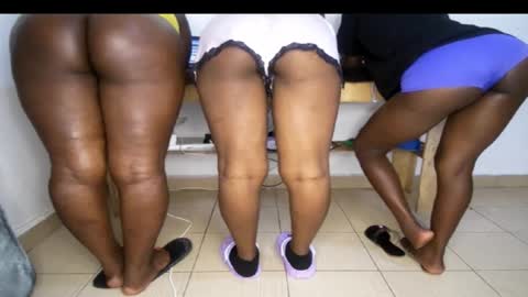 Snapshot of streetlioness chatting on 02/20/26, 06:26 streetlioness online show from 02/20/26, 06:26