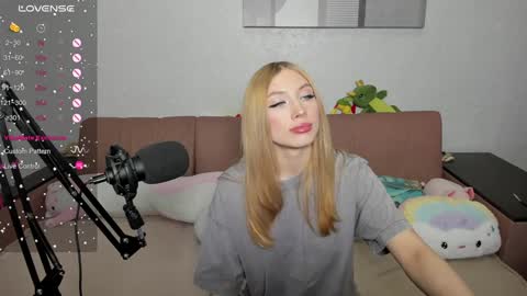 Snapshot of streis_mua chatting on 01/28/25, 11:07 Streis  open pvt online show from 01/28/25, 11:07