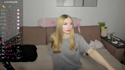Snapshot of streis_mua chatting on 03/10/25, 01:45 Streis  open pvt online show from 03/10/25, 01:45