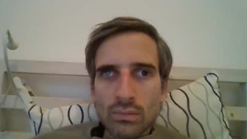 Snapshot of stroke1 chatting on 12/23/25, 07:39 stroke1 online show from 12/23/25, 07:39