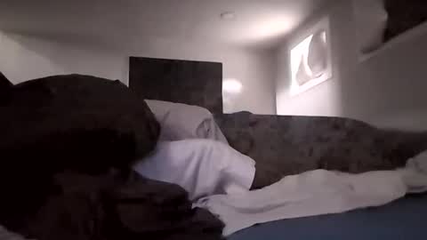 Cumallcumnow online show from 04/01/26, 07:22