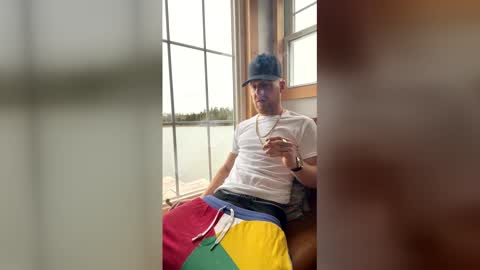 Snapshot of strokinbytheocean chatting on 04/03/26, 02:15 strokinbytheocean online show from 04/03/26, 02:15