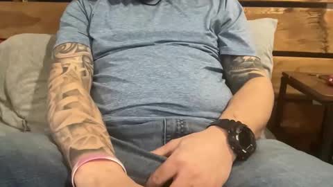 Snapshot of stroking33again chatting on 03/13/26, 08:04 stroking33again online show from 03/13/26, 08:04