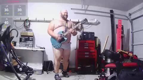 strong_bear89 online show from 04/28/26, 07:52