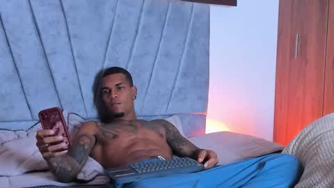 Snapshot of strong_blackboy chatting on 01/06/26, 12:58 strong blackboy online show from 01/06/26, 12:58