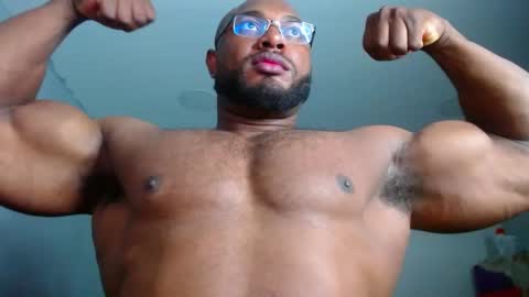 strong_george1 online show from 12/24/24, 06:17