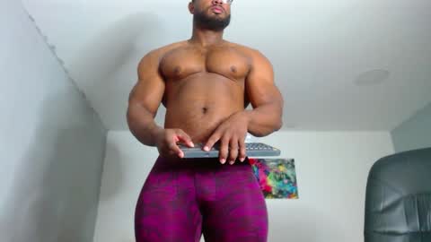 strong_george1 online show from 01/05/25, 07:17